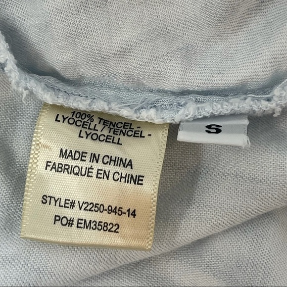 CHELSEA & VIOLET Women’s Blue Chambray Lyocell Peplum Top Bell Sleeves - Picture 9 of 9